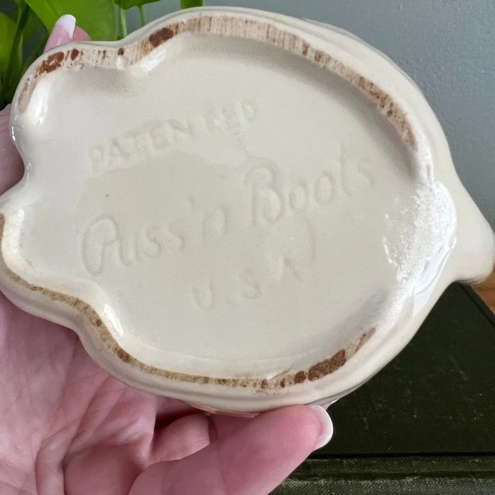 Vintage Shawnee Pottery Puss In Boots Creamer Floral Gold Gilt 1940s 1950s USA